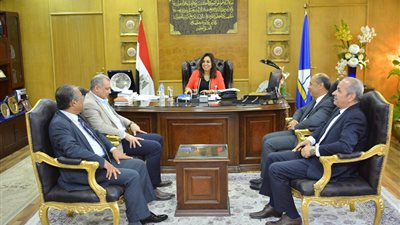 ننشر تفاصيل لقاء محافظ دمياط والمدير التنفيذي لصندوق تطوير المناطق العشوائية 