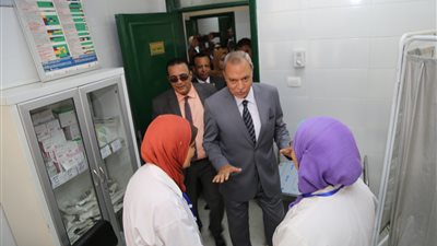 محافظ قنا يعتمد نتيجة اختبارات مدرسة مياه الشرب والصرف الصحي