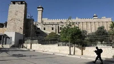 الخارجية الفلسطينية تندد بمحاولة نتانياهو اقتحام الحرم الإبراهيمي