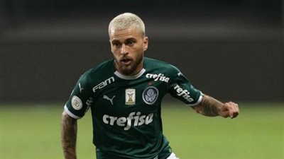  لوكاس ليما يجبر مدرب الأهلي السعودي على تغيير التشكيل