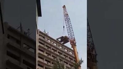 هدم مبنى وزارة الإعلام القديم بجدة (فيديو)