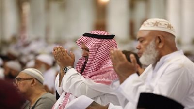 إمام المسجد النبوي: لحظات العمر نعمة تستوجب الشكر
