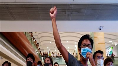 متظاهرو هونج كونج يحثون ترامب على 