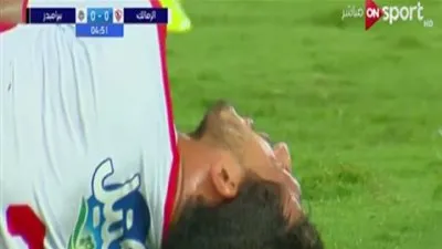 شاهد.. تدخل عنيف من طارق حامد على عبد الله السعيد 