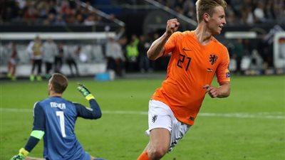 أسطورة هولندا يوضح لفالفيردي المركز الأفضل لـ 