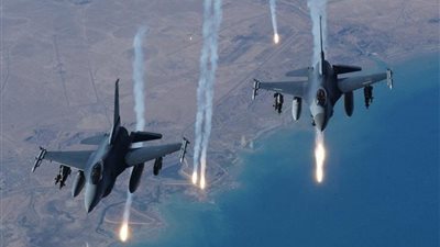 مقاتلات التحالف تدمر مخزن أسلحة للحوثيين في صعدة