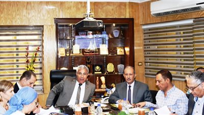 محافظ أسوان يلتقي بوفد التعاون السويسرى للبدء فى تنفيذ مشروع دعم مياه الشرب