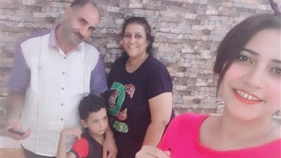 مديرة مدرسة تحولها إلى متحف قبل بدء العام الدراسي في البحر الأحمر.. (صور)