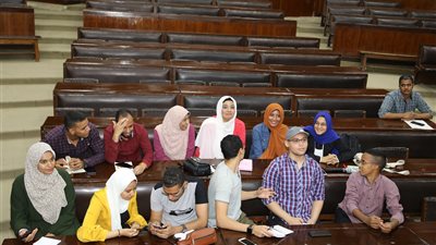 تشكيل لجنة لاختيار الشباب المتطوعين للانضمام للمجلس الإقليمي للسكان في قنا (صور)