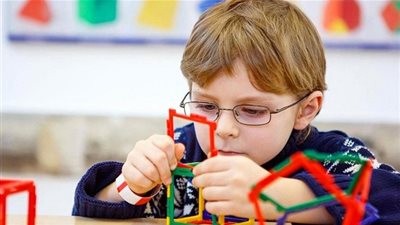 اعرفي أسباب التوحد عند الأطفال.. والأعراض وطرق العلاج