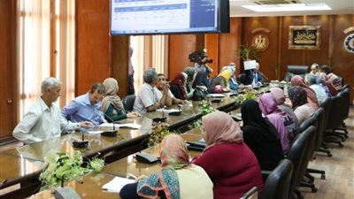 استكمال أعمال التطوير الإداري والخدمات الحكومية بمحافظة السويس (صور) 