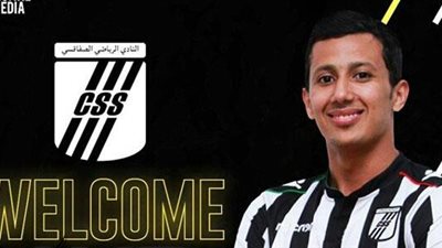 مفاجأة.. مهاجم الأهلي يستكمل تعاقده مع الصفاقسي رغم التجنيد