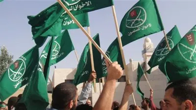 وهم ومزاعم.. رئيس تحرير الأهرام الأسبق كتاباته تفضح انتمائه للجماعة الإرهابية 