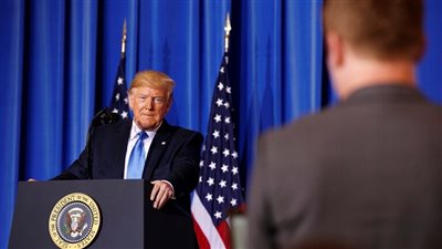 موقع أمريكي: ترامب يدرس تخفيف الضغط على إيران