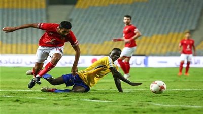 الأهلي بزيه التقليدي أمام كانو سبورت