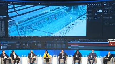 مؤتمر الشباب| مفاجأة.. مخرج تلفزيوني أمام السيسي: أنا اللي فبركت فيديو كسر زجاج كوبري روض الفرج