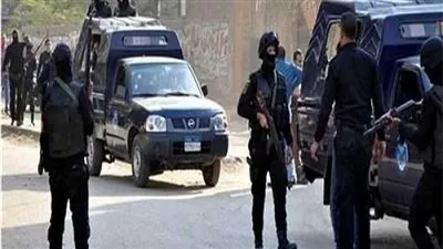 هددوه بسلاح ناري.. أمن سوهاج يضبط متهمين باستيلاء على 