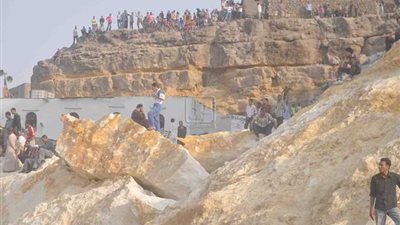 مصرع 4 أشخاص خلال التنقيب عن الذهب بطريقة غير شرعية في انهيار صخرة بمرسى علم 