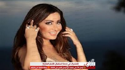 فنانة شهيرة تقوم بالإدلاء بصوتها في الانتخابات الرئاسية التونسية المبكرة (صور)