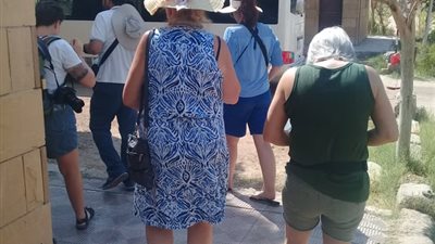 وفد أمريكى يزور المنطقة الاثرية بتل العمارنة بالمنيا