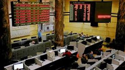 مؤشرات البورصة تواصل تراجعها خلال منتصف تعاملات اليوم 