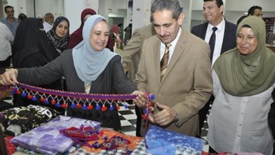 انطلاق المعرض الثاني للأسر المنتجة بجامعة قناة السويس