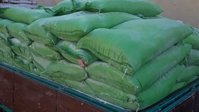 قبل بيعه في السوق السوداء.. ضبط 650 كيلو دقيق بلدي مدعم بالجيزة