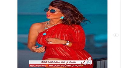 زينة تغازل جمهورها بإطلالة حمراء مثيرة 