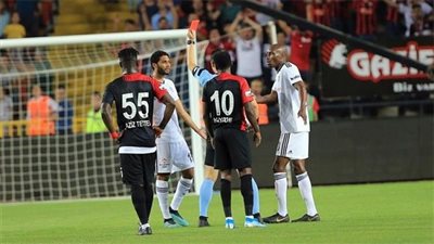 عاجل.. إحالة محمد النني إلى مجلس التأديب