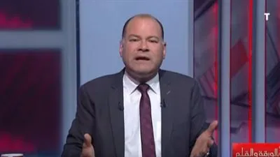 إعلامي يفتح النار على مهاجمي مصر: 