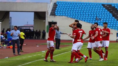 استبعاد أزارو و٦ لاعبين من قائمة الأهلي لمواجهة الزمالك