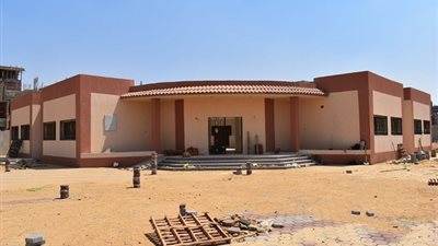 وزارة الإسكان: تنفيذ وحدة صحية وحضانة بمشروع 