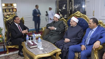 محافظ البحيرة يستقبل وزير الأوقاف ومفتي الجمهورية بالديوان العام (صور)