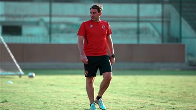 عاجل.. فايلر يستبعد صانع ألعاب الأهلي الأول و5 لاعبين آخرين من مواجهة الزمالك