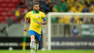 يوفنتوس يكشف عن سبب عدم التعاقد مع داني ألفيش 