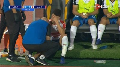 عاجل.. إصابة نجم الزمالك أمام الأهلي وميتشو يجري التبديل الأول (فيديو)