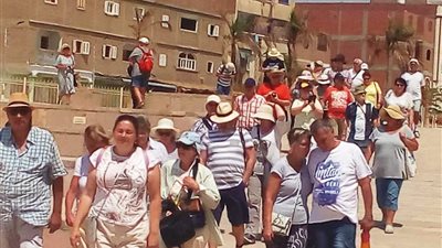 الأفواج الأجنبية تتوافد لزيارة معالم سوهاج الاَثرية 