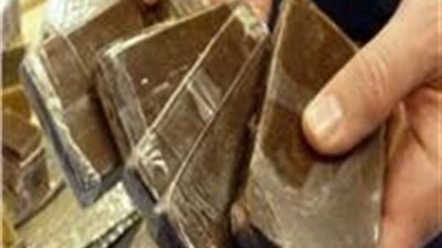 السجن 3 سنوات لـ ديلر ضبط بحوزته 18 لفافة حشيش بالبساتين