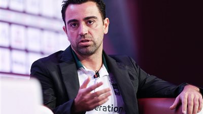 تشافي هيرناندير يحسم قراره حول تدريب برشلونة