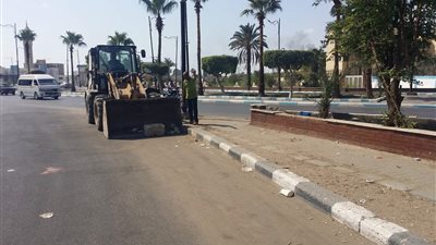 حي السويس يستمر في رفع المخلفات والرتش وتجريد الشوارع (صور)