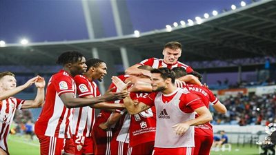 ألميريا الأشرس هجومياً أمام قادش لاعتلاء صدارة الدوري الإسباني (تقرير)