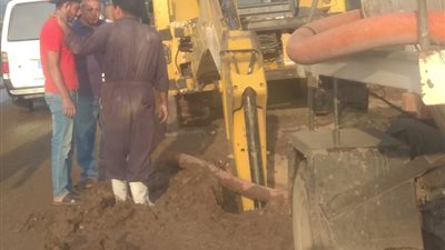 عطل مفاجي بخط مياه مغذي لـ 3 قرى بطوخ (صور)