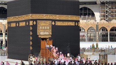 60 كيلو من العود الأصلي يوميا لتطييب المسجد الحرام