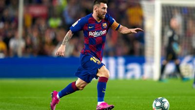 فوكس سبورت تصدم جماهير برشلونة بمدة غياب ميسي للإصابة