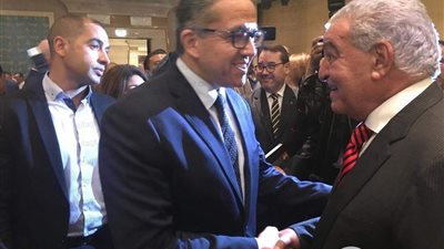 وزراء وفنانيين وسفراء في حفل توقيع كتاب أسرار مصر لـ زاهي حواس