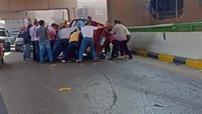 بعد انقلاب سيارة.. كثافات مرورية أعلى محور صفط اللبن