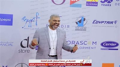 هاني عادل يختتم فعاليات الجونة السينمائي باللون الرمادي (صور)