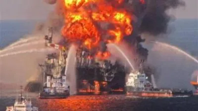 عاجل.. انفجار ناقلة نفط في كوريا الجنوبية (فيديو)