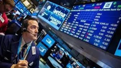 ترامب يحذف الشركات الصينية من الأسواق الأمريكية