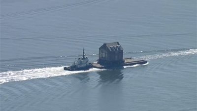 ثري أمريكي ينقل قصره التاريخي ليصبح على واجهة بحرية